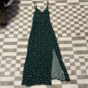 Small maxi green floral dress with slit